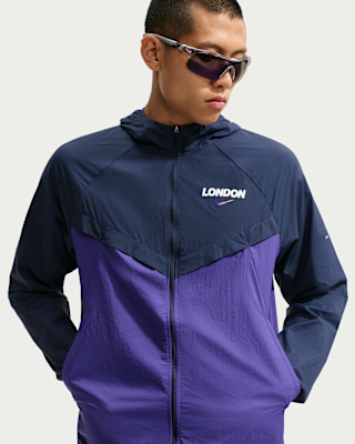 Nike Stride Men's Repel Running Jacket. Nike RO